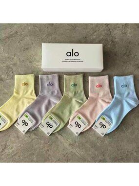 A7- ALO Yoga Women's Pastel Half-Crew Socks 5-Pair Box Set - NWT